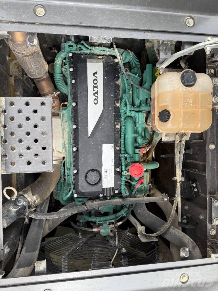 Volvo EC 300 EL 履带挖掘机