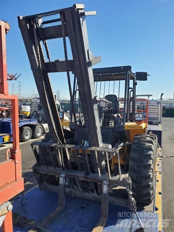 JCB 930 越野叉车|叉装车