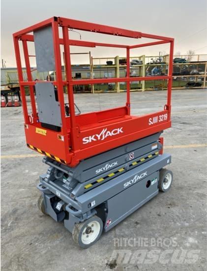 SkyJack SJ III 3219 剪叉式升降机