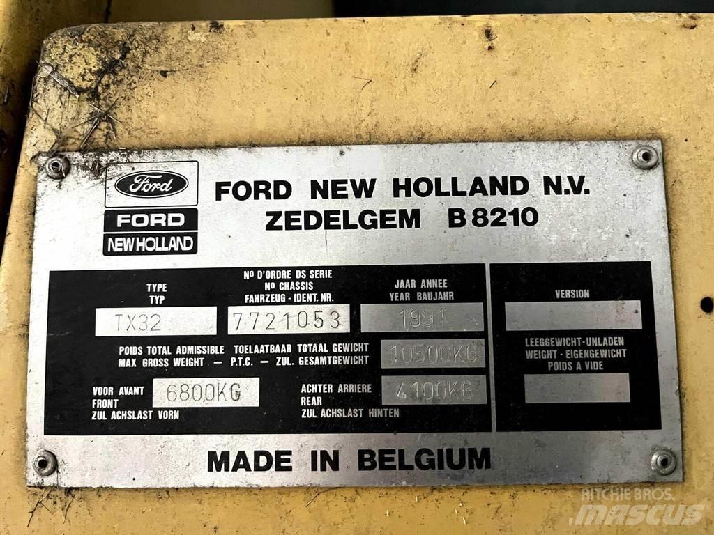 New Holland TX32 联合收割机