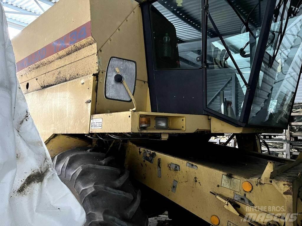 New Holland TX32 联合收割机