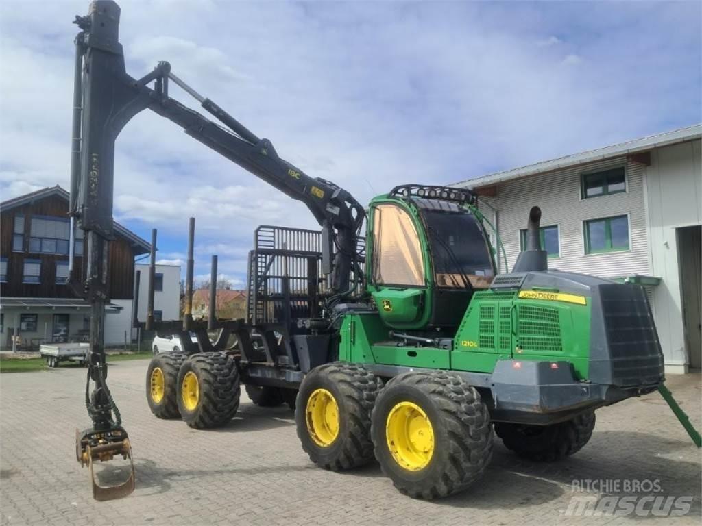 John Deere 1210 G 集运机