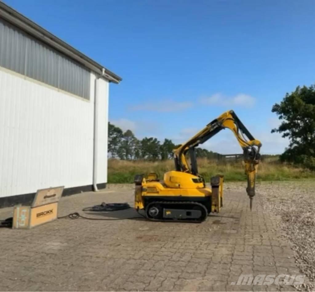 Brokk 110 组装挖掘机