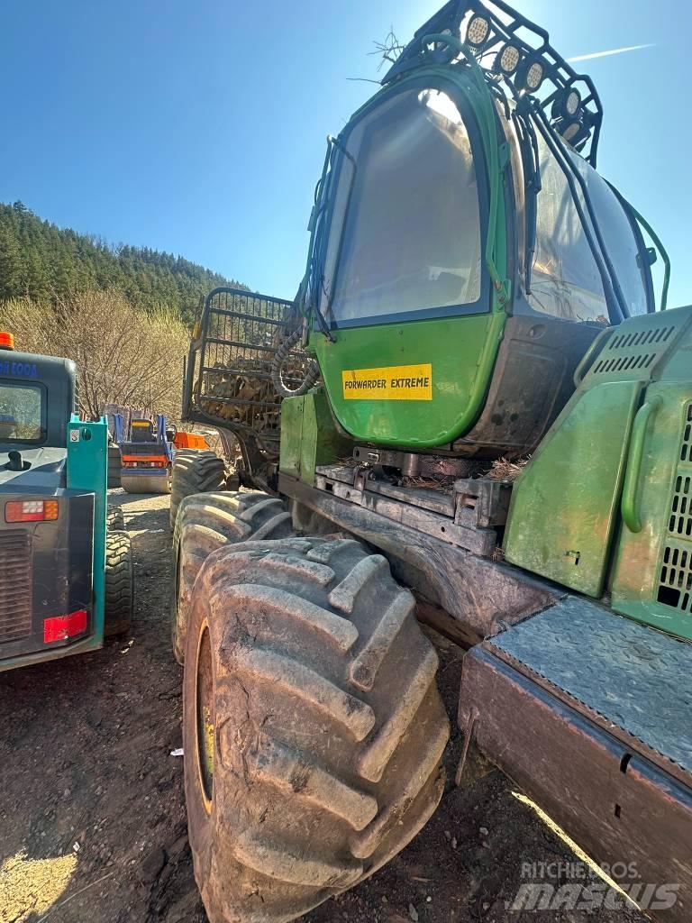 John Deere 810 E 集运机
