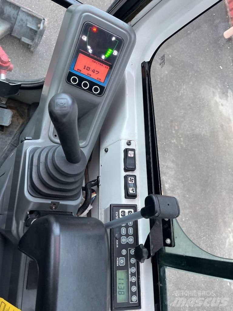Takeuchi TB 216 小型挖掘机
