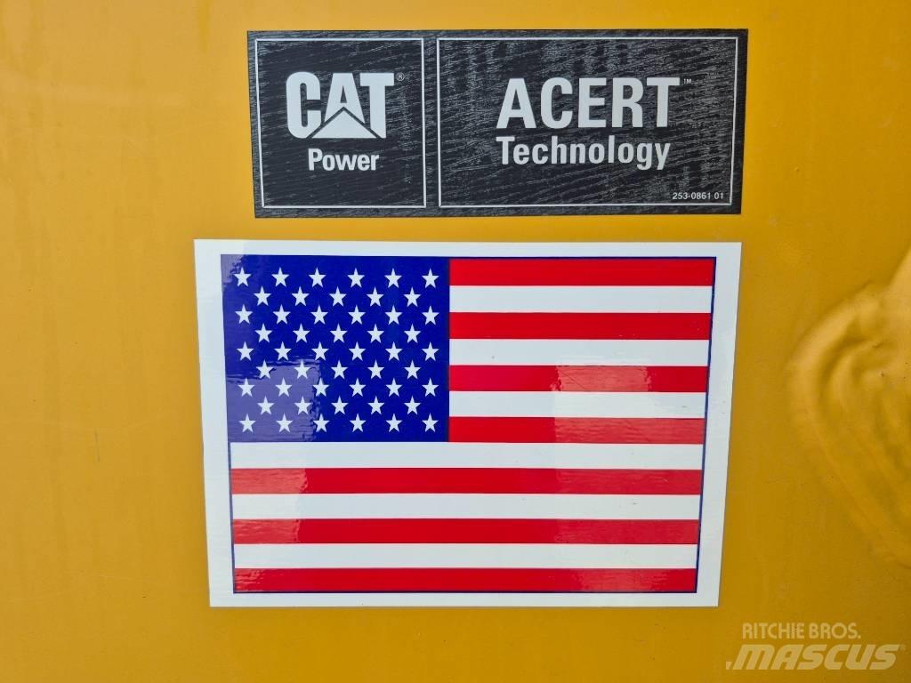 CAT CB 64 双轮压路机
