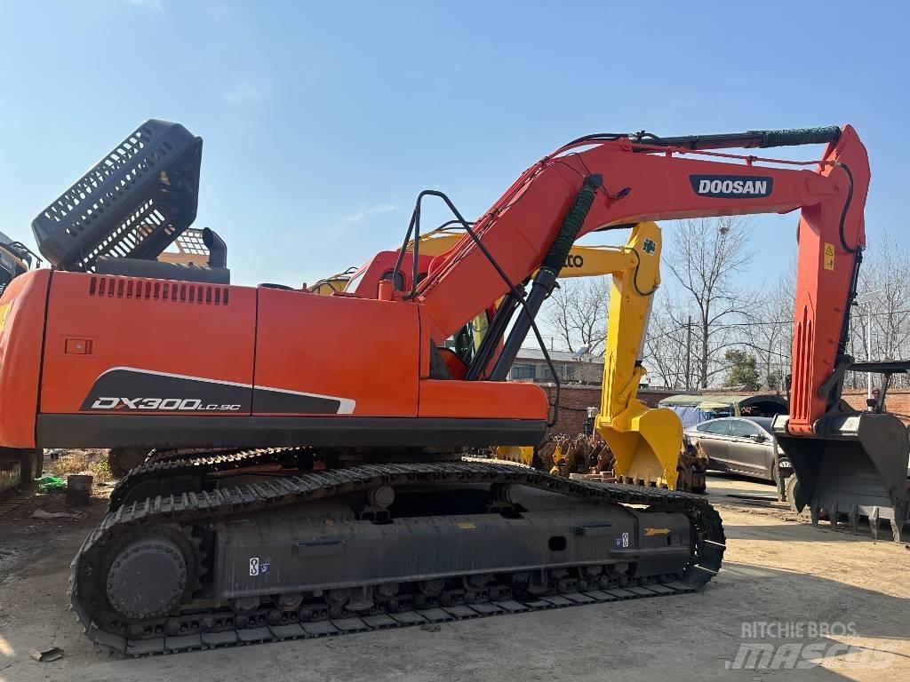 Doosan DX 300 履带挖掘机