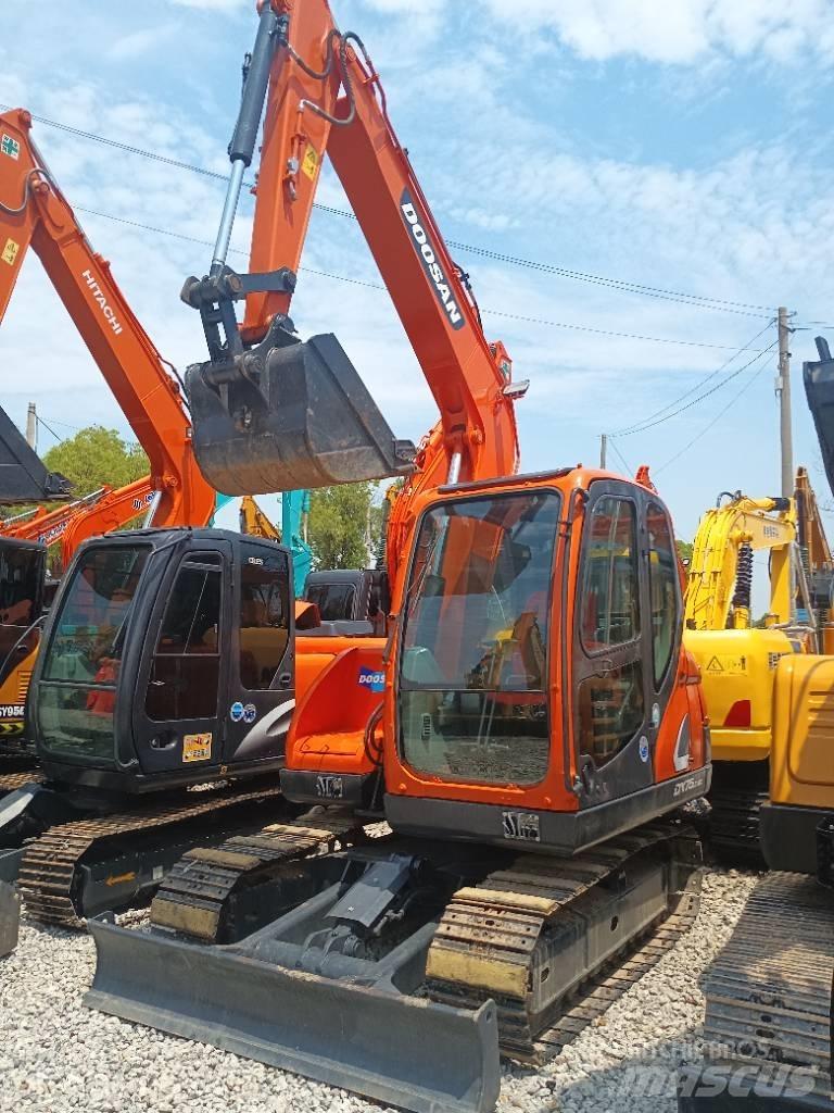 Doosan DX 75 履带挖掘机