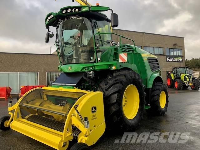 John Deere 8200 i 自走式青贮饲料收割机