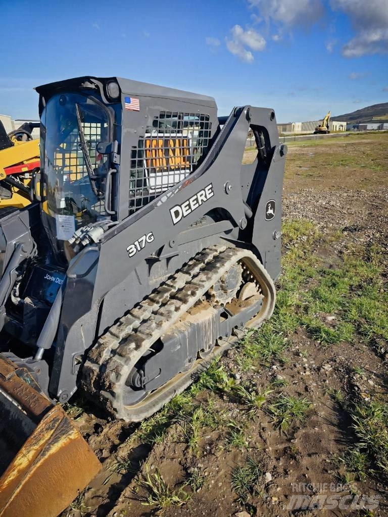 John Deere 317 G 滑移装载机