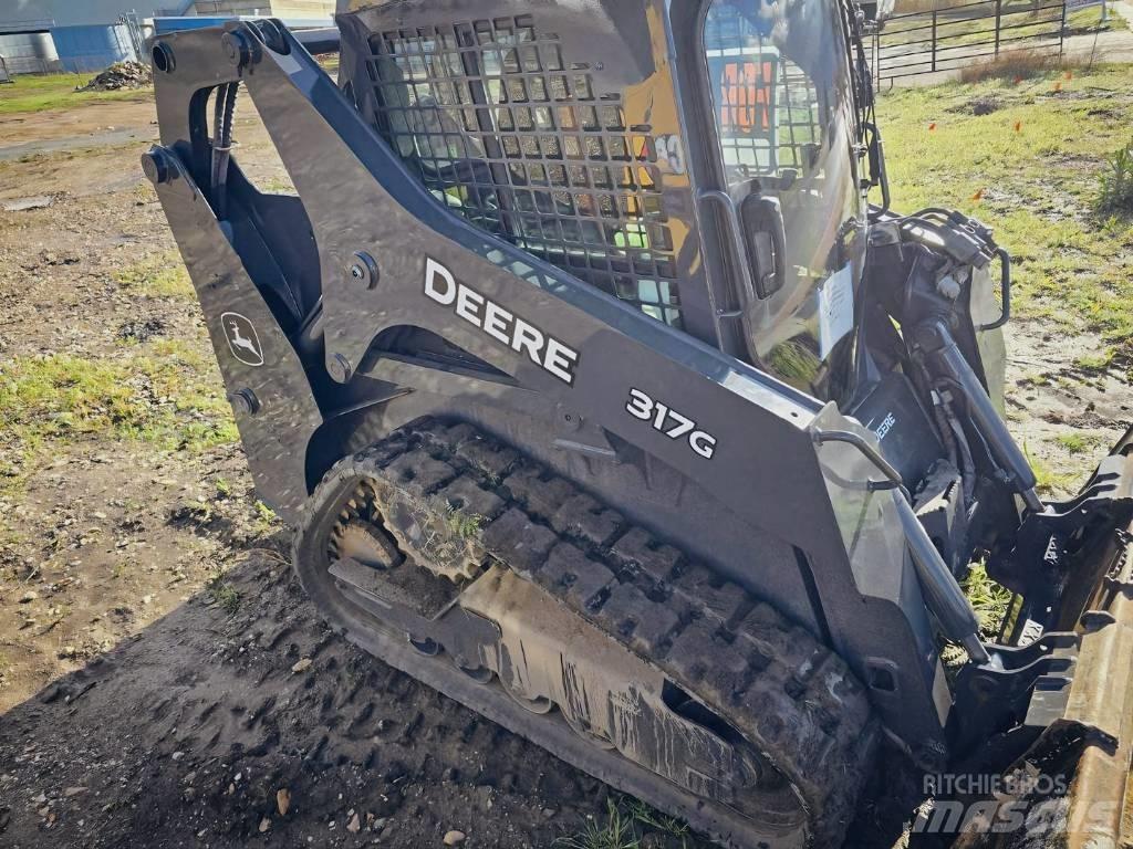 John Deere 317 G 滑移装载机