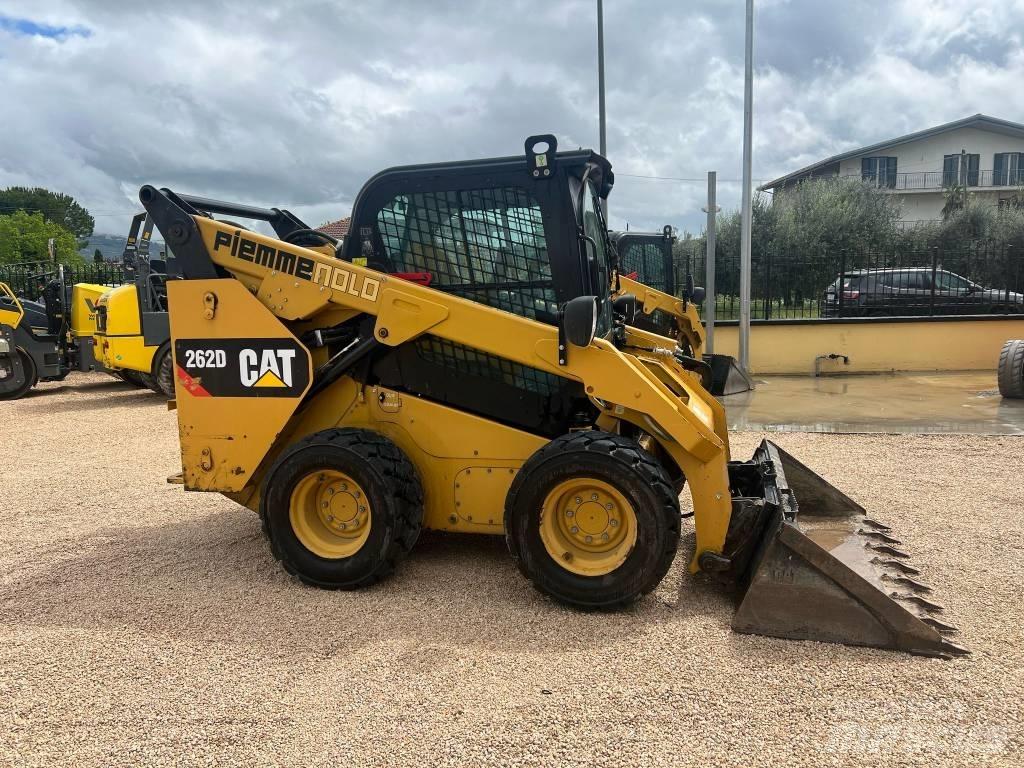 CAT 262 D 滑移装载机