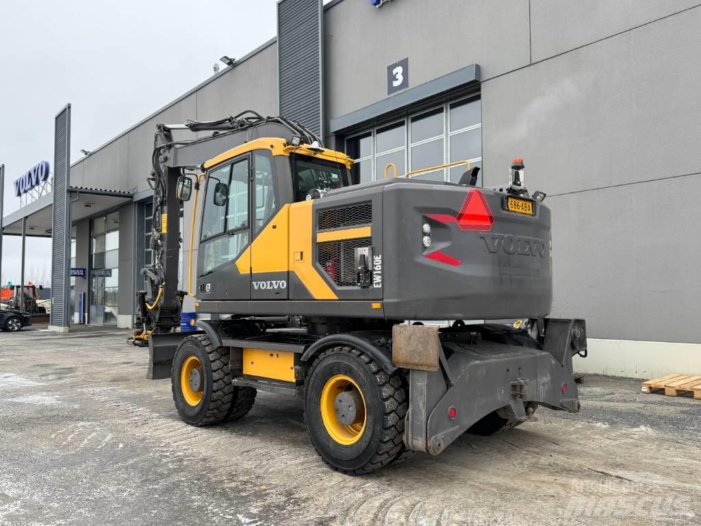 Volvo EW 160 轮式挖掘机