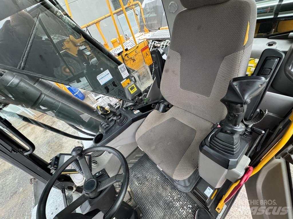 Volvo EW 160 轮式挖掘机