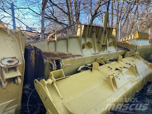 CAT D 8   U-blade 推铲