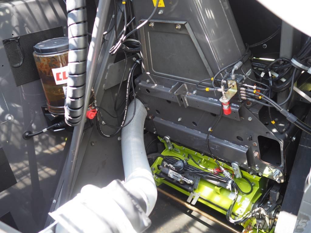 CLAAS Jaguar 870 4WD 自走式青贮饲料收割机