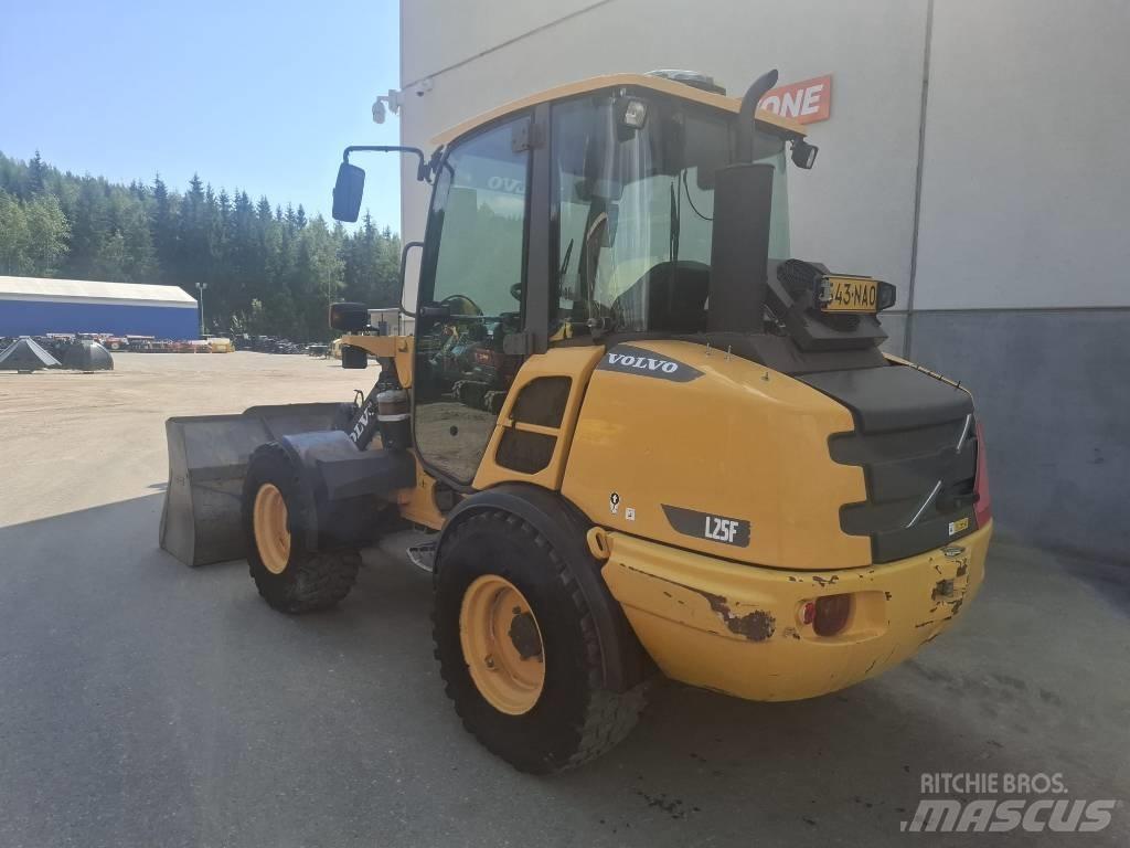 Volvo L 25 F-P 轮式装载机