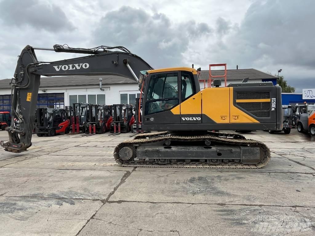 Volvo EC250ENL 履带挖掘机