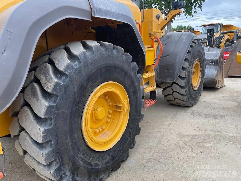 Volvo L 120 H 轮式装载机
