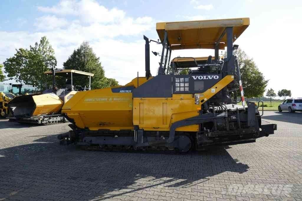 Volvo ABG 7820 沥青摊铺机