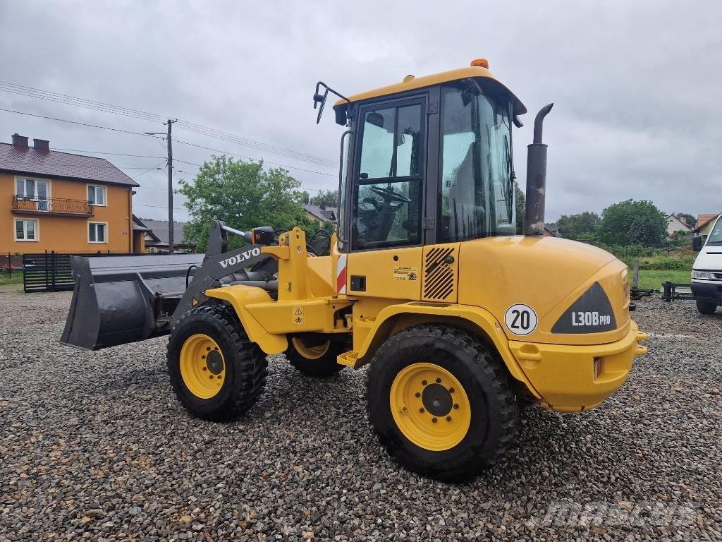 Volvo L 30 轮式装载机