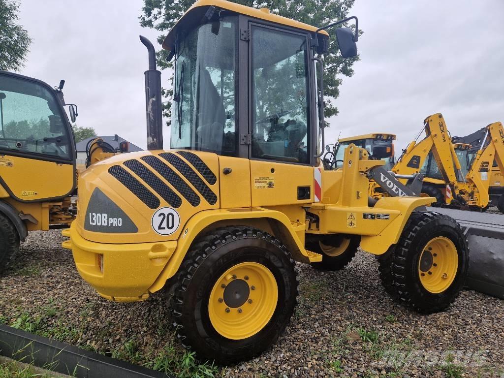 Volvo L 30 轮式装载机
