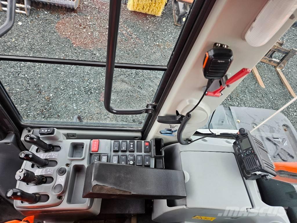 Hitachi ZW 180-6 轮式装载机
