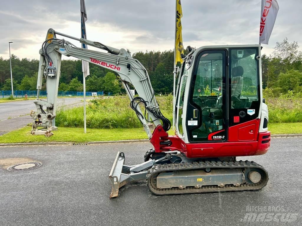 Takeuchi TB 235-2 V3 小型挖掘机