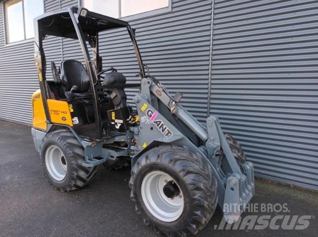 GiANT v452t hd x-tra 小型装载机