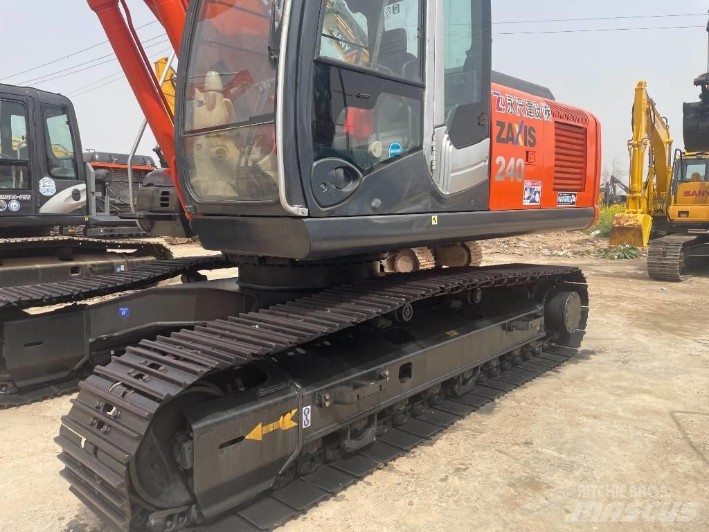 Hitachi ZX 240 履带挖掘机