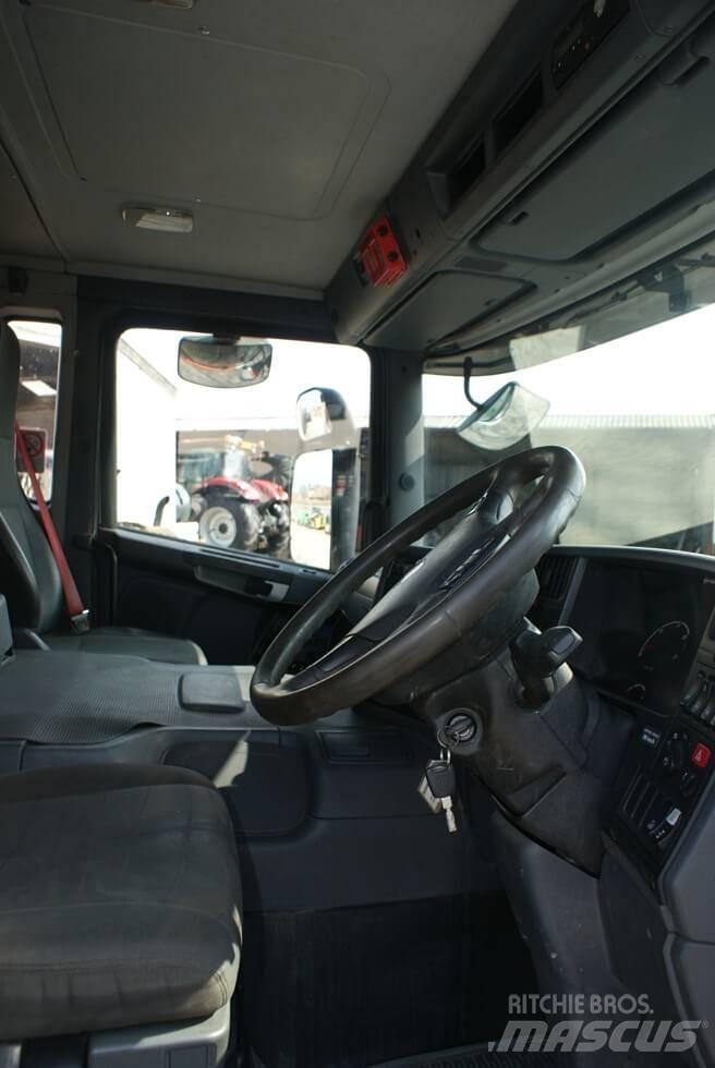 Scania P 360 CB 绞盘车