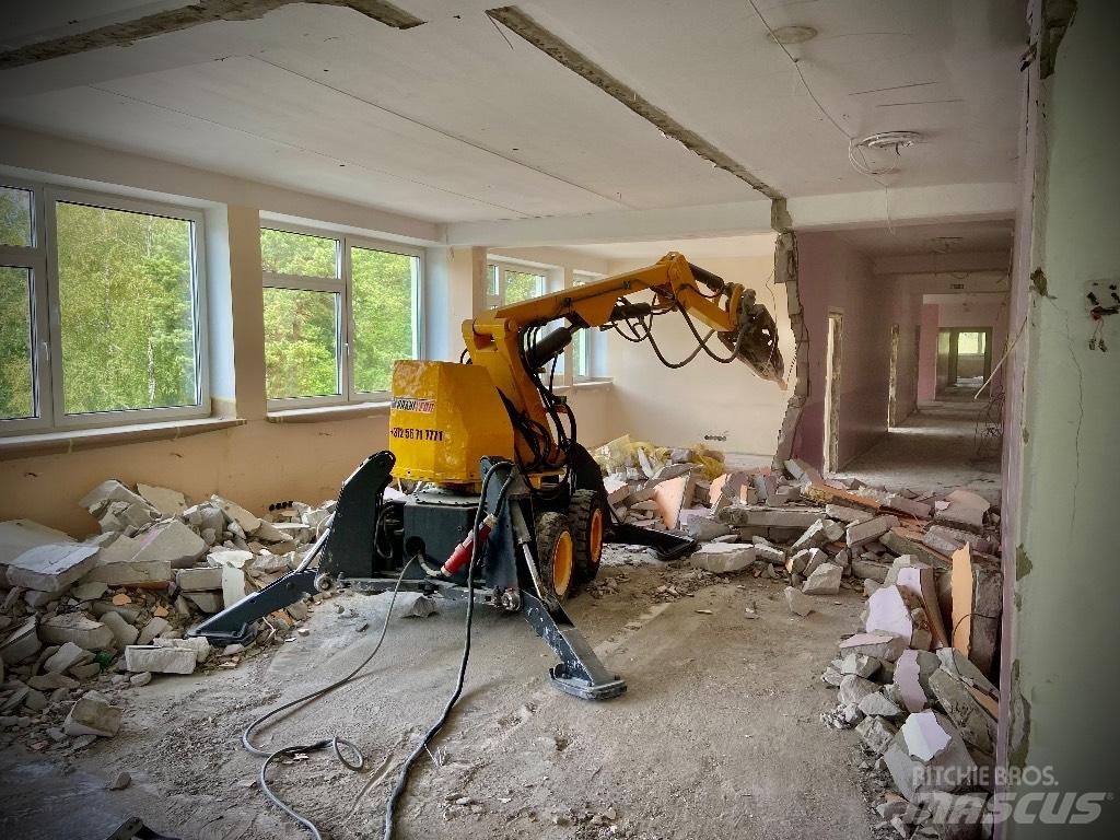 Brokk 250 组装挖掘机