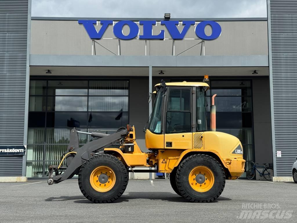 Volvo L 30 B 轮式装载机