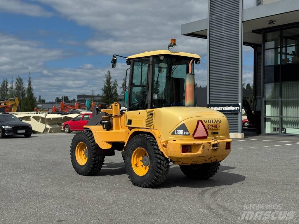 Volvo L 30 B 轮式装载机