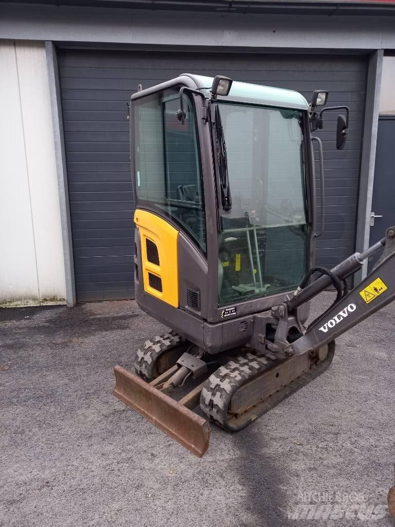 Volvo EC 15 小型挖掘机