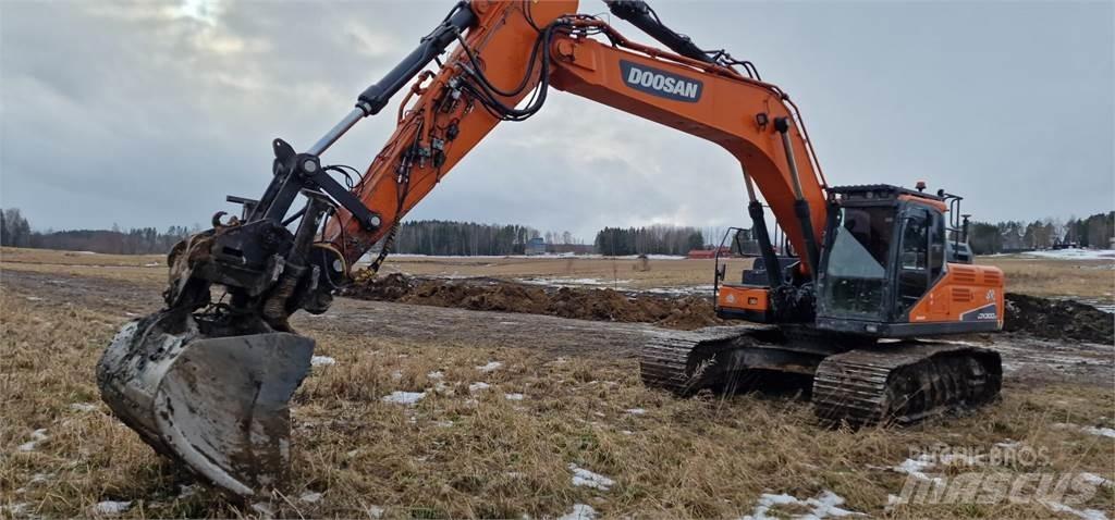 Doosan DX300 LC-5 履带挖掘机