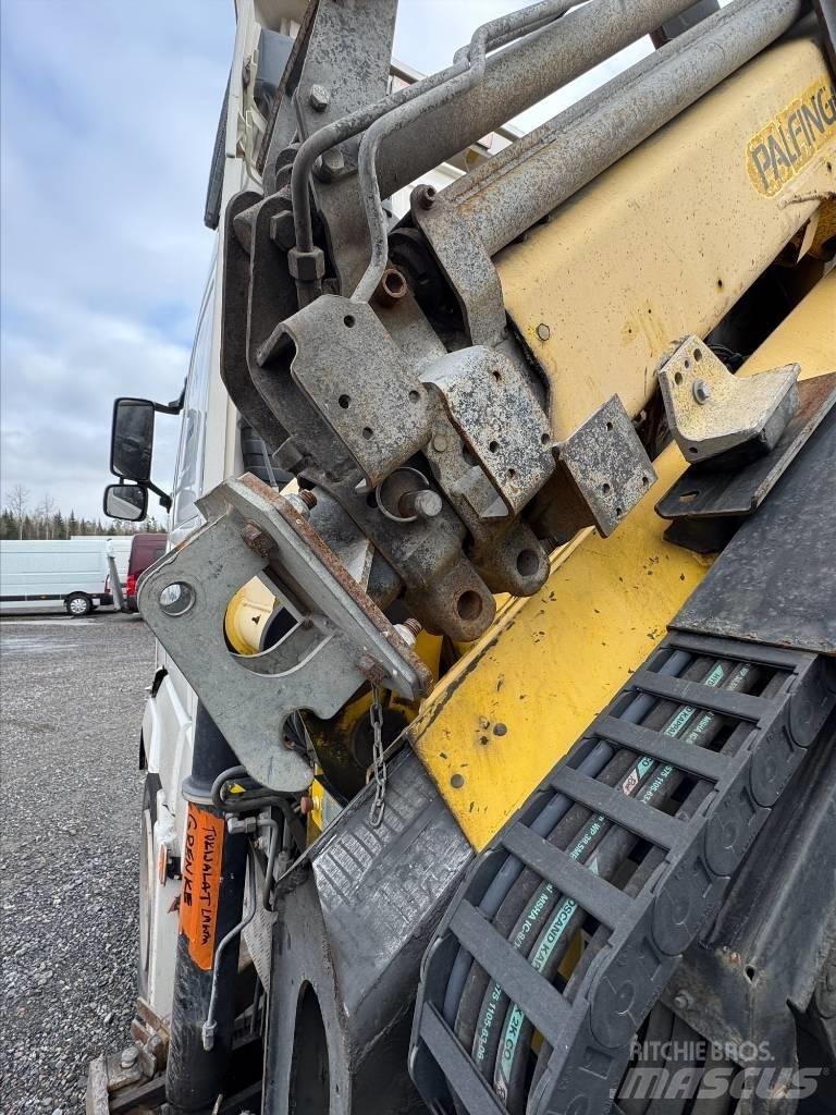 Volvo FH 13 6x2 起重车