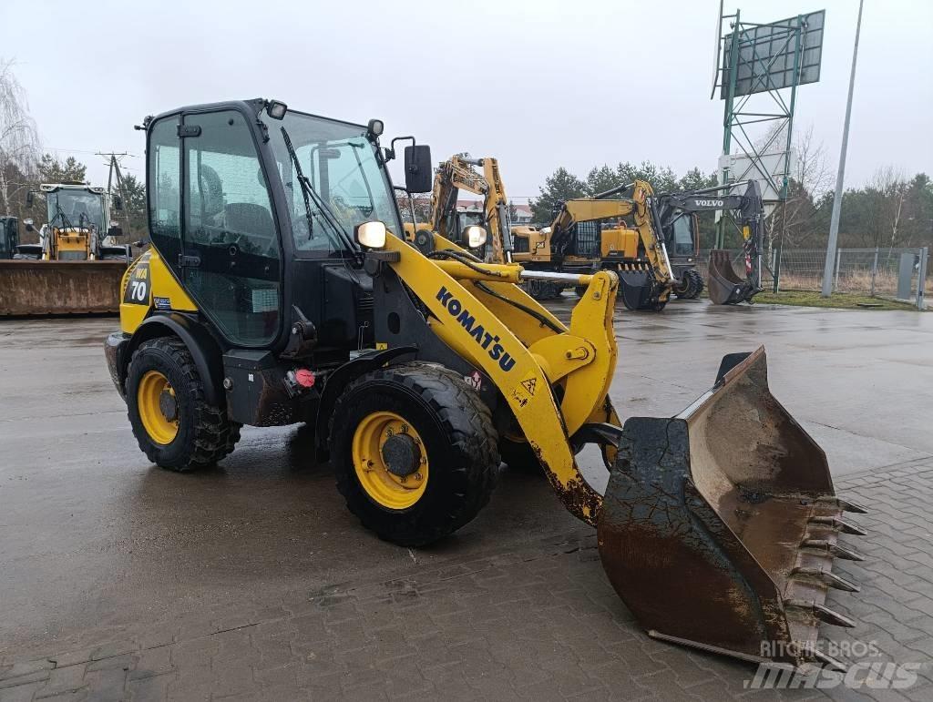 Komatsu WA70-7 轮式装载机