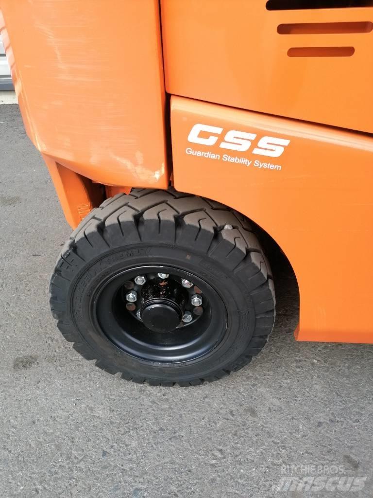 Doosan B 25 NS 电动叉车