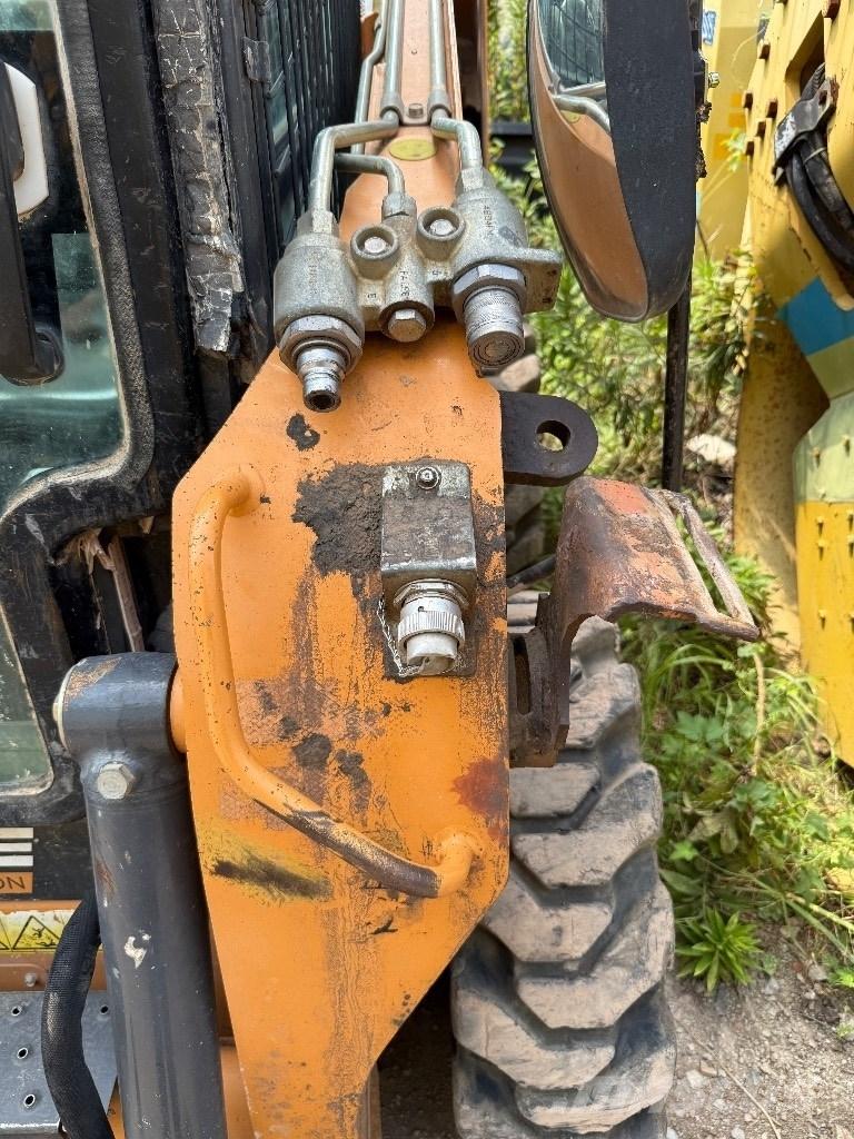 CASE SR 175 滑移装载机