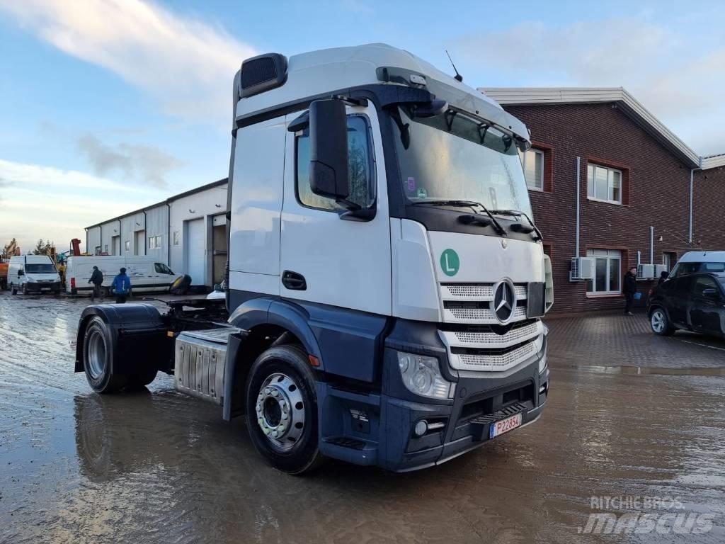 Mercedes-Benz Actros 牵引车