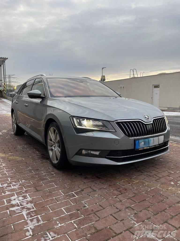 Skoda Superb 汽车