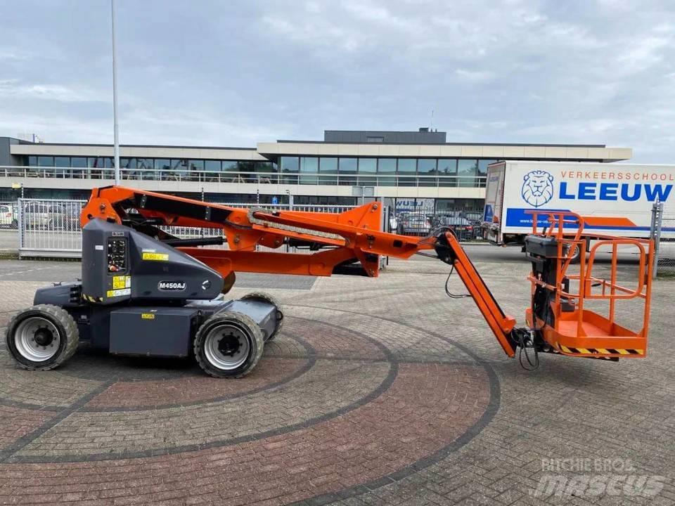 JLG M 450 AJ 曲臂高空工作平台