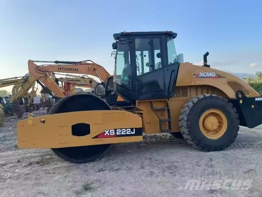 XCMG XS 222 J 单轮压路机