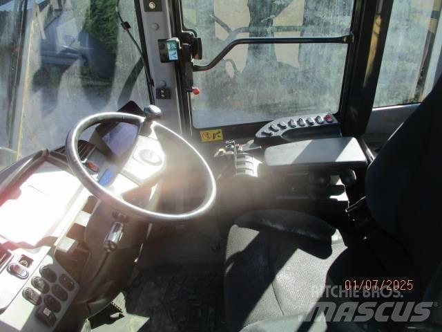 Komatsu WA 380 轮式装载机