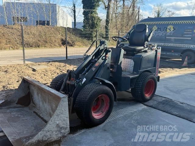 Knikmops KM 130 小型装载机