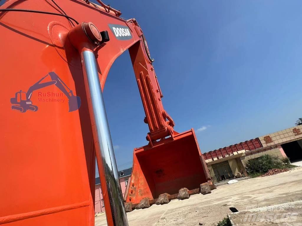Doosan DH420 履带挖掘机