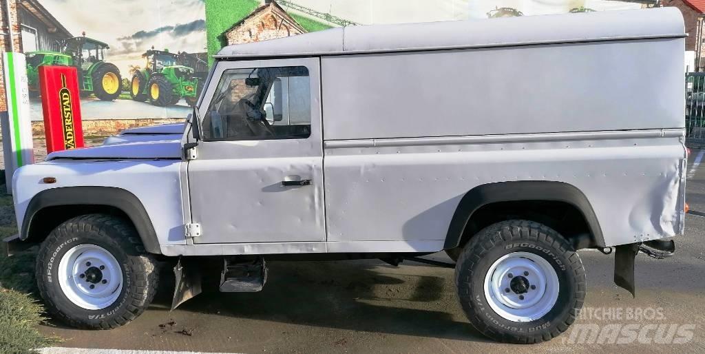 Land Rover Defender 汽车