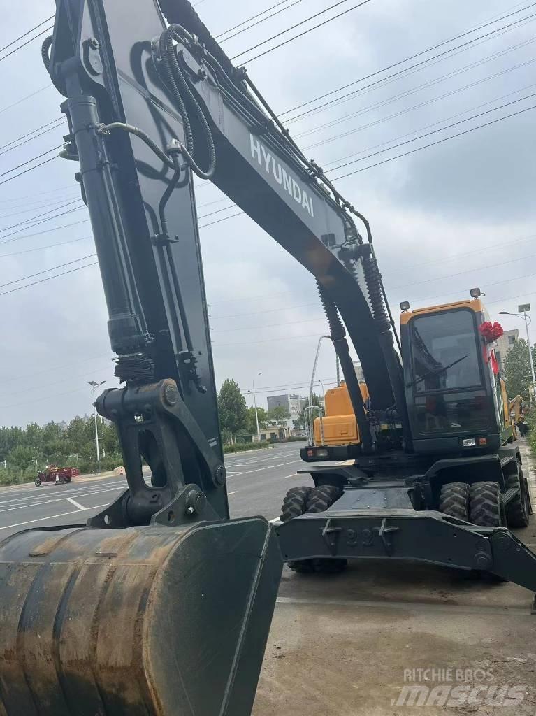 Hyundai 210WVS 轮式挖掘机