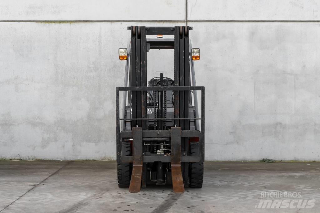 Manitou MI 25 D 柴油叉车